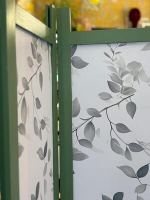 Paravento Artigianale "Giardino d'Inverno" – Legno Dipinto e Carta da Parati Botanica